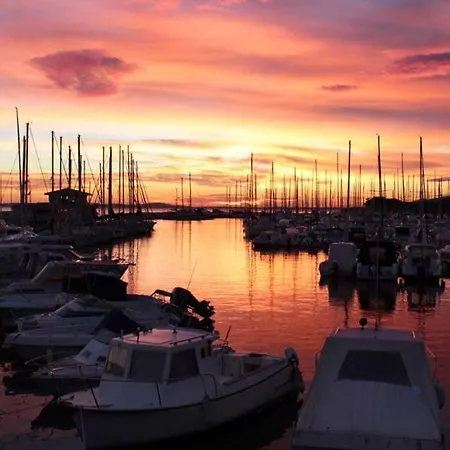 Maison Indépendante 52 M2, Clim, Wifi Et Jardin Villa *